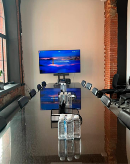 Компания MIDICT GROUP выполнила поставку и монтаж оборудования для переговорной